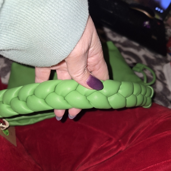 Green Flare BShaw crossbody, NWT - Picture 5 of 10